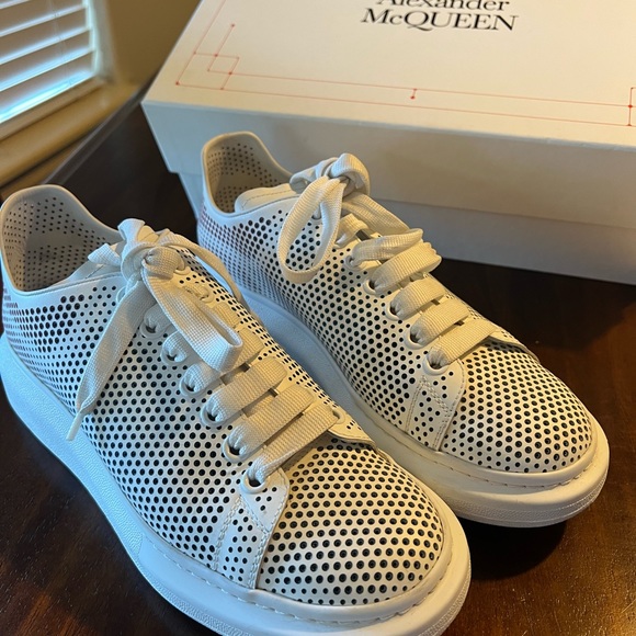 Alexander McQueen Size 10 Women Sneaker Larry Original
